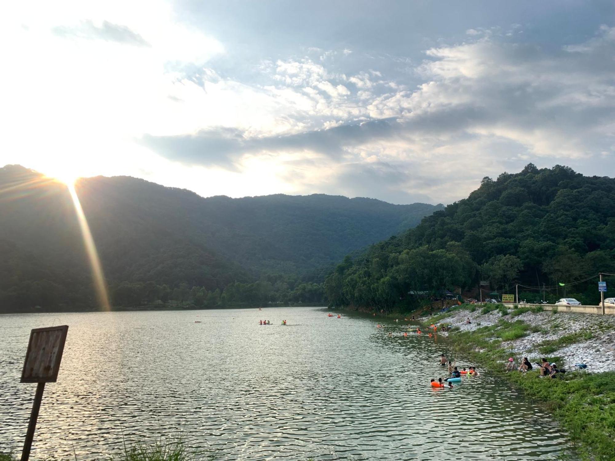 Chu Thien Homestay And Camping Ханой Экстерьер фото